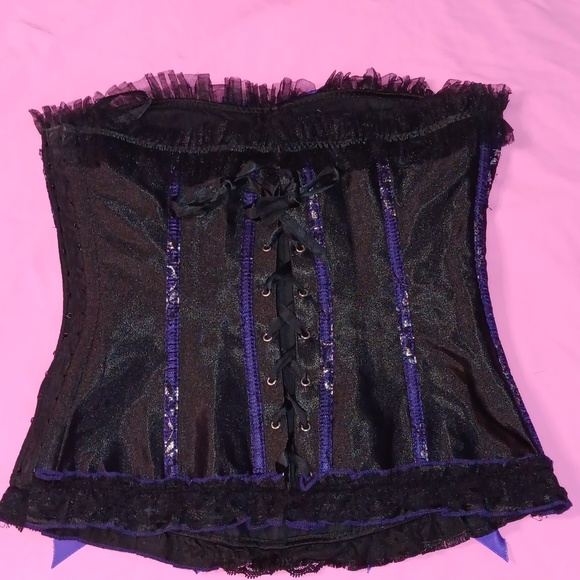 Black & Purple Sparkly Corset With Ruffke Trim (Asian XL) - Picture 5 of 15